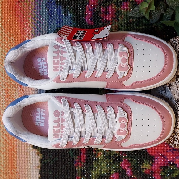 Womens Hello Kitty Casual Court Sneakers - Picture 4 of 10
